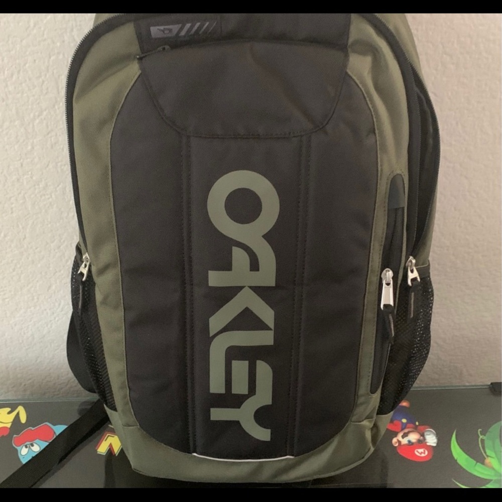 Oakley Backpack NWT